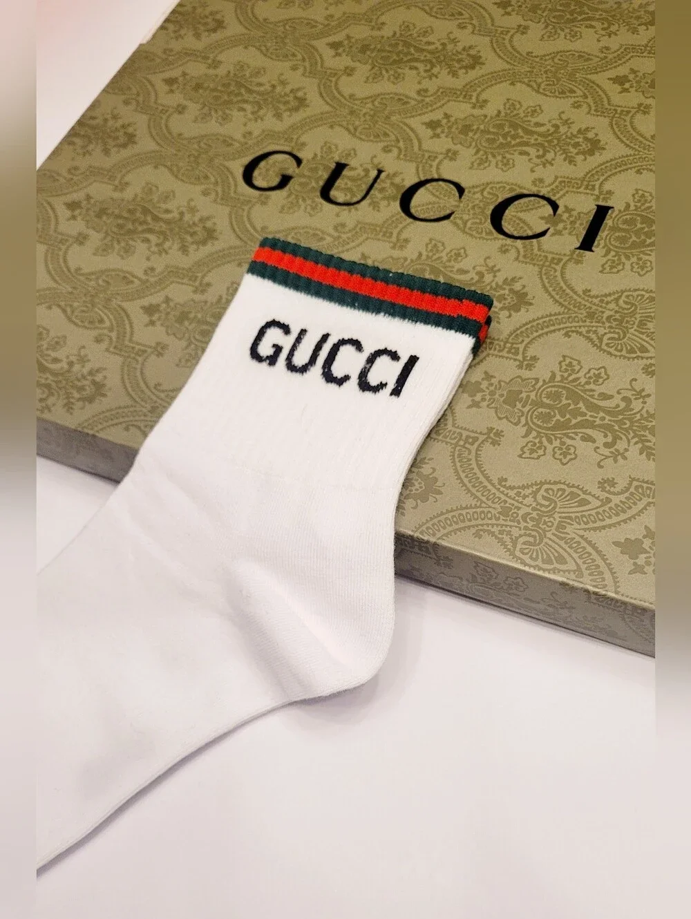 🇮🇹 Gucci White Crew Socks🧦 with Red & Green Stripes🇮🇹